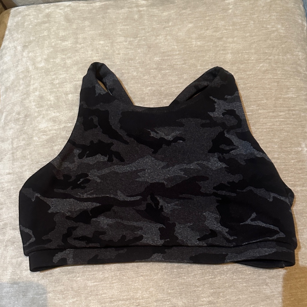 Strut This Camo Sports Bra Size Medium